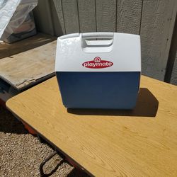 White  And Blue  Ice Chest Cooler By IGloo  Playmate  I ASK $20.00