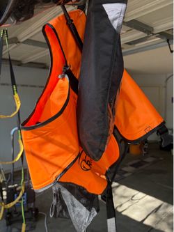 Snorkel gear including vest