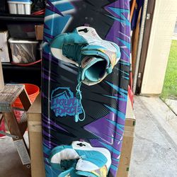Wake  Board -  LIQUID FORCE HARLEY 139 WITH HARLEY 10-11 BINDINGS