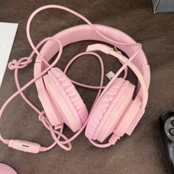 pink headphones