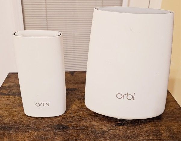Orbi AC2200 Mesh System