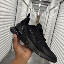 Nike 270 