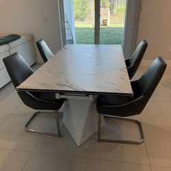 Dining Room Table 