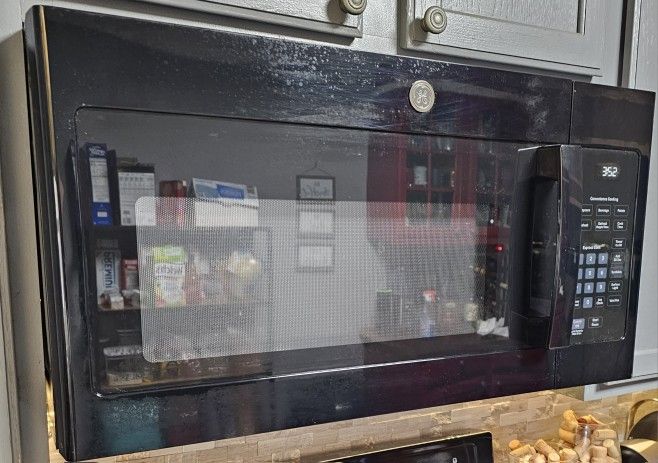 GE Under Cabinet Microwave