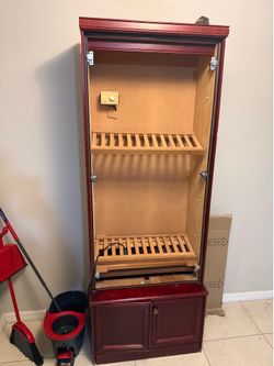 Cigar cabinet