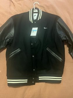 Nike men varsity jacket medium