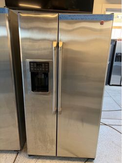 Side-by-side refrigerator