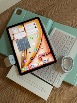 Apple iPad Air 11” M2 chip 128GB (2024 model / Gray) with keyboard and Pencil (100% battery)
