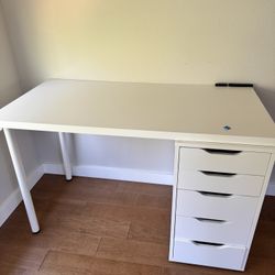 Free Desk