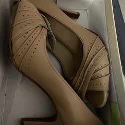 Nurture size 7 1/2 leather women’s shoes tan