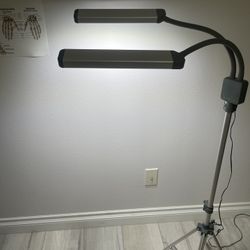 Glamcor Professional Esthetician Lighting 