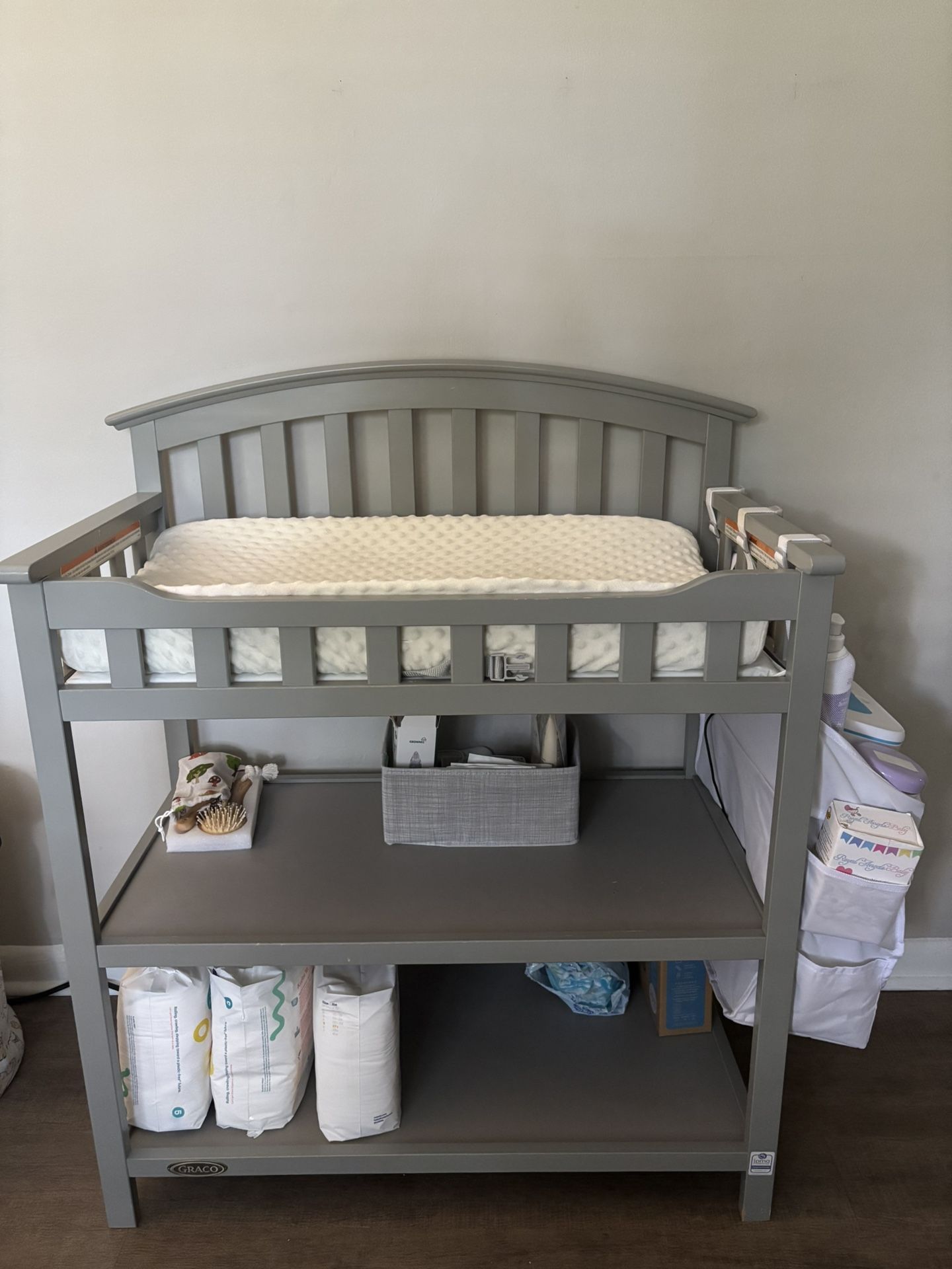 Graco Baby Changing Table 