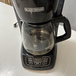 BLACK+DECKER 12 Cup Programmable Coffee Maker