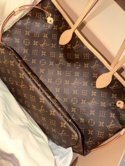 Louis Vuitton Neverfull Monogram Tote Bag