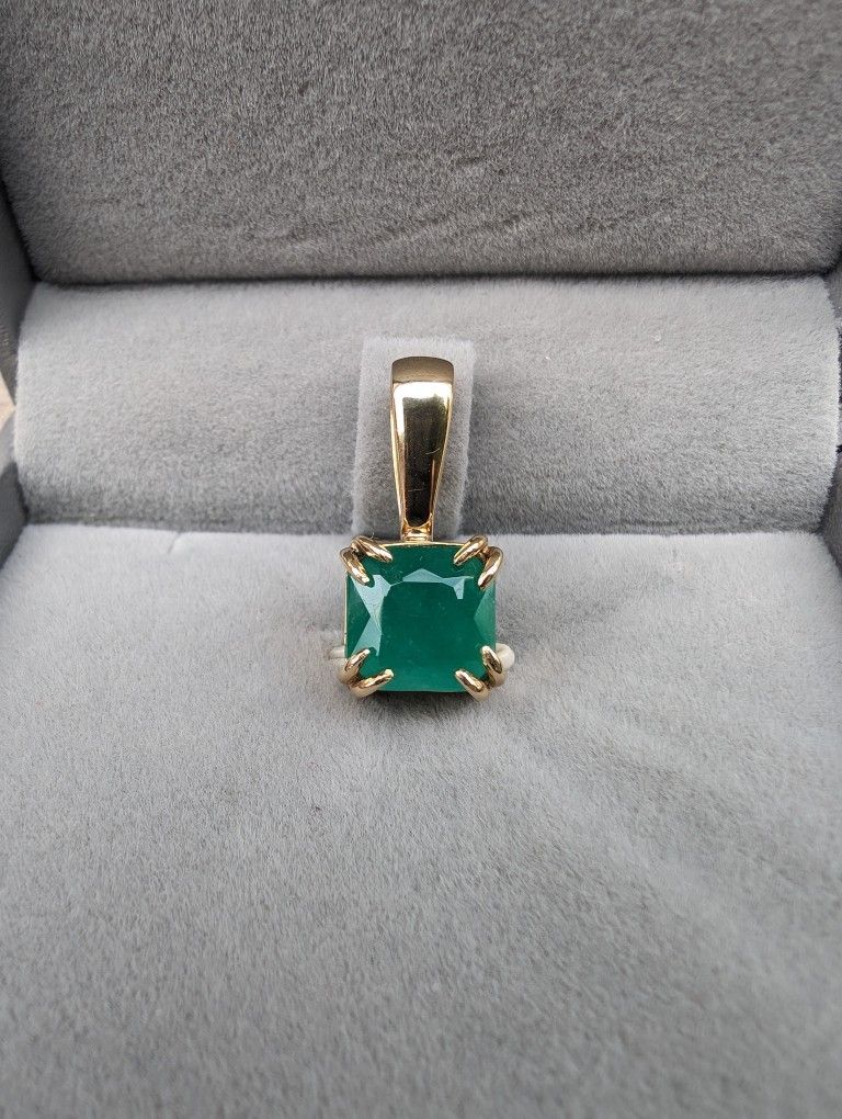 3.14 Carat Authentic Colombian Emerald 18k Gold Pendant