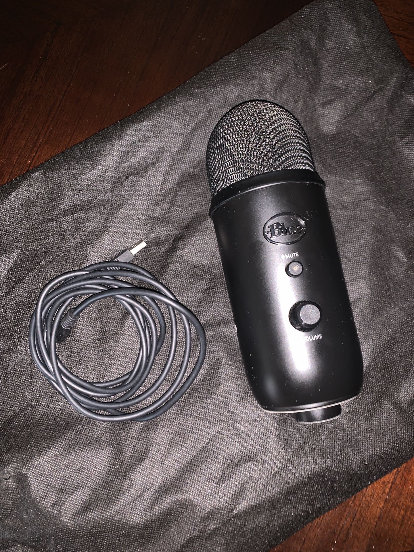 Microphone　in　Shield　Blue　TX　Dallas,　for　Pop　with　Yeti　Sale　USB　Isolation　Filter　OfferUp
