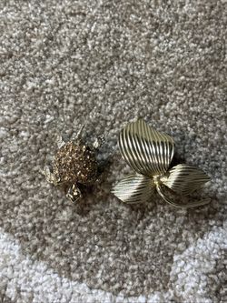 Broken brooch bundle