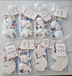 Creative Kids Paint Kits – Plaster Figurines w/ Paint & BrushPerfect last-minute party solution—