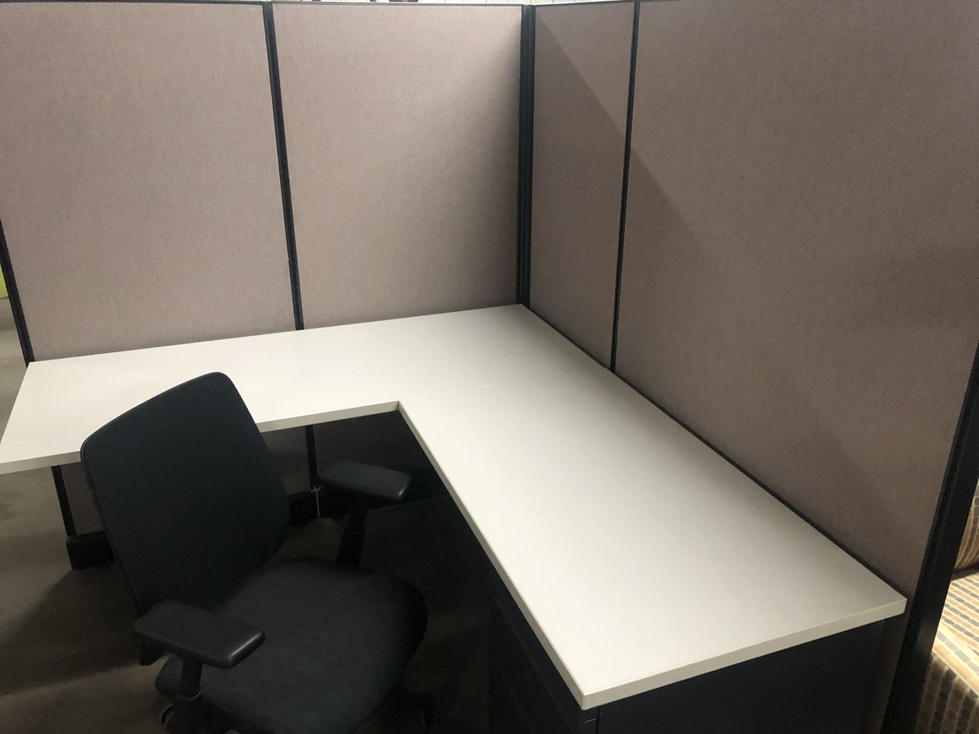 HM office cubicles 5’ 5’x5’6”