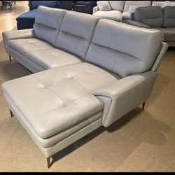 💥For sale: NEW. Genuine leather sectional. Ask for price! 
