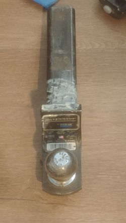 Heavy duty Reese trailer hitch/drop hitch with ball included