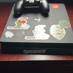 Selling PS4 Slim For 160$