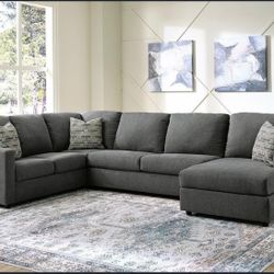 ‼️🚨 Ready To Go Today ‼️🚨 Sectional With Chaise 