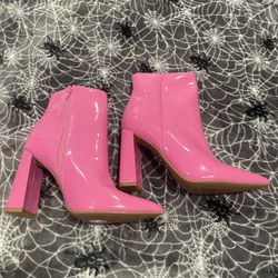 Bubblegum pink heeled boots 