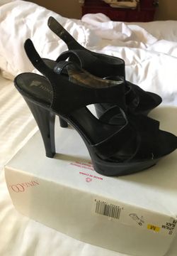 Black heels size $3.00