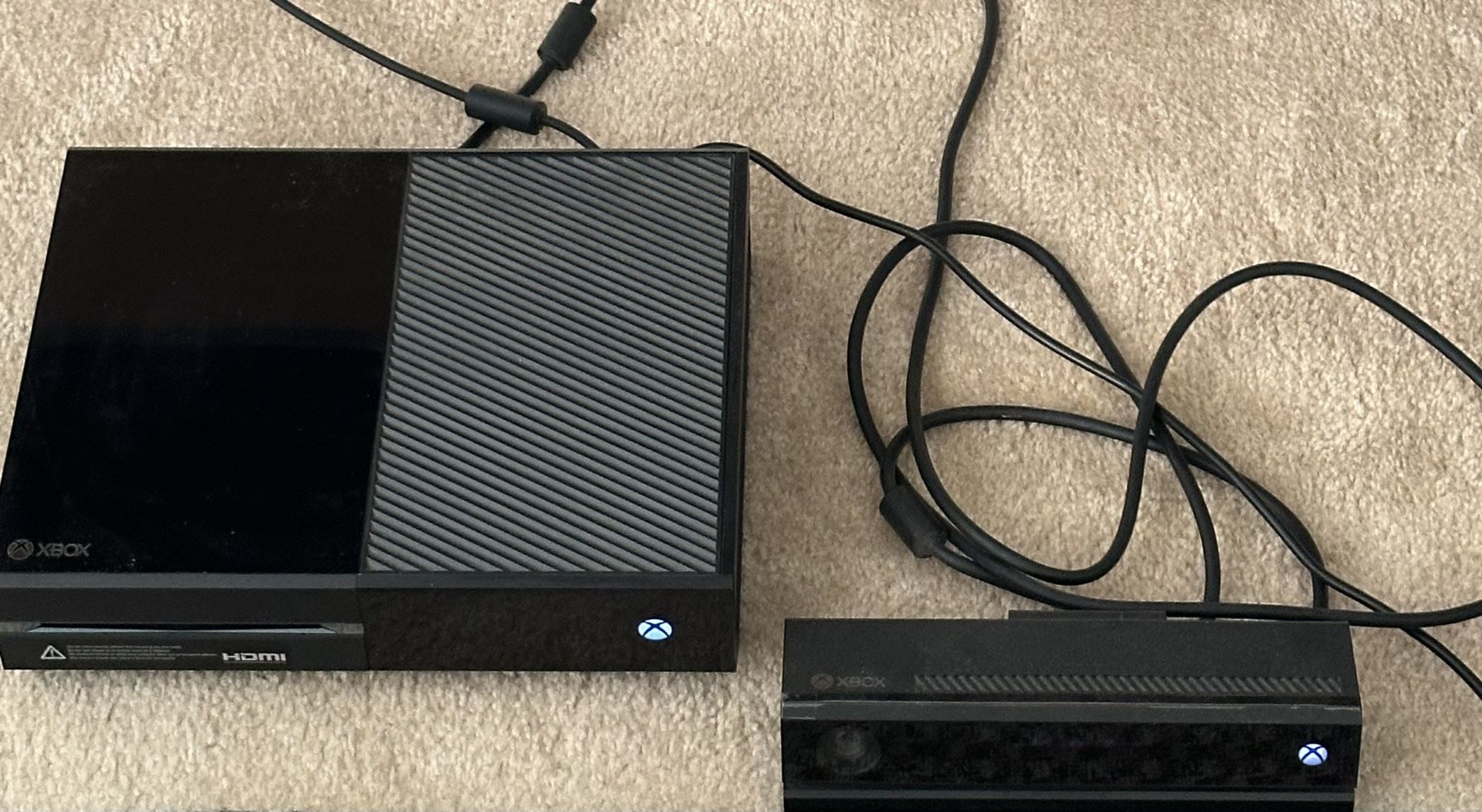 Xbox One With Kinect, 2 Controllers, Games And Headset