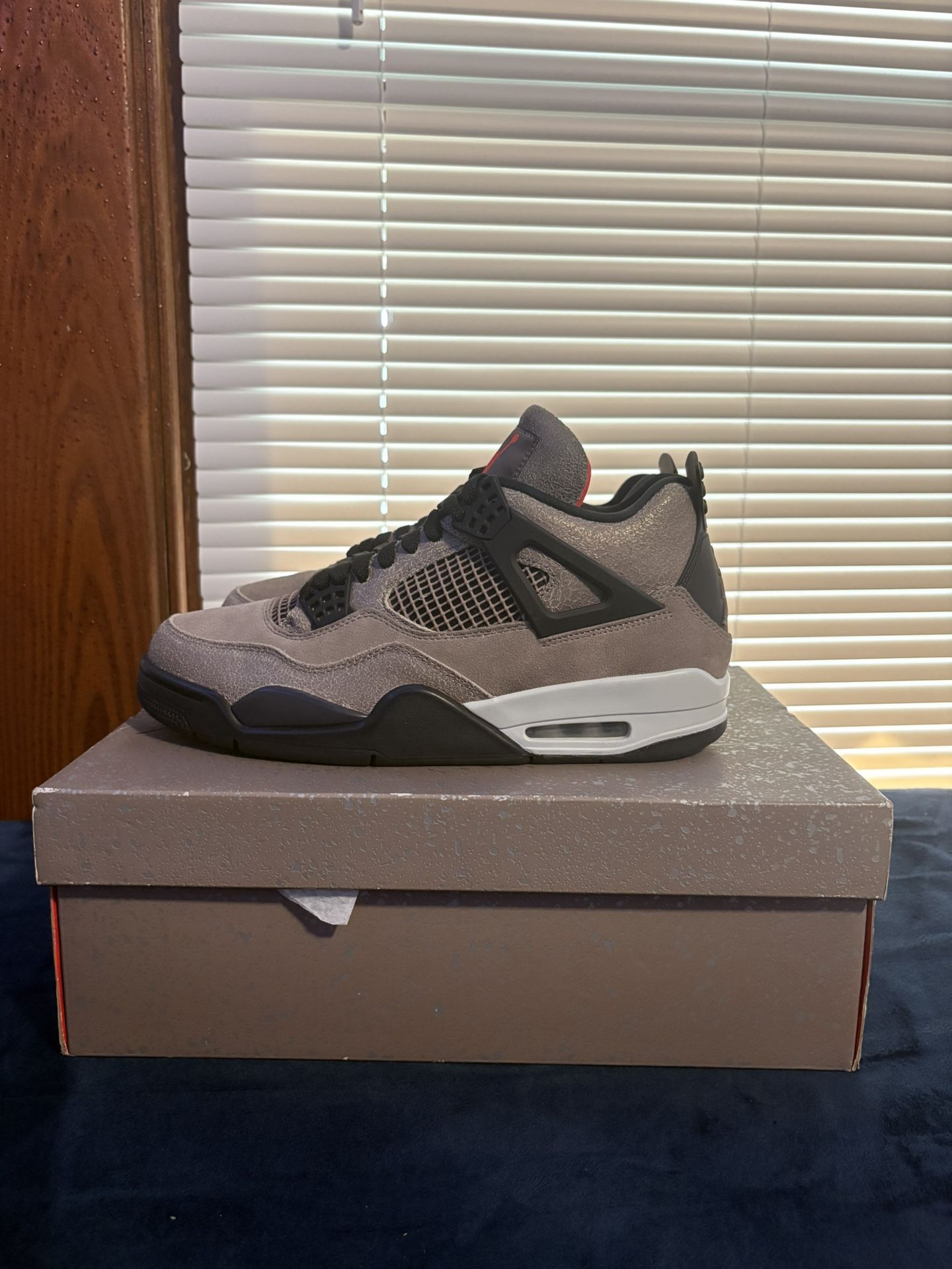 Jordan 4