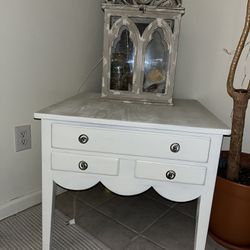 Square Side / Accent Table 