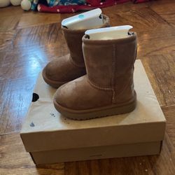 Ugg Classic ll Boots, Toddler Size 6 (UNISEX)