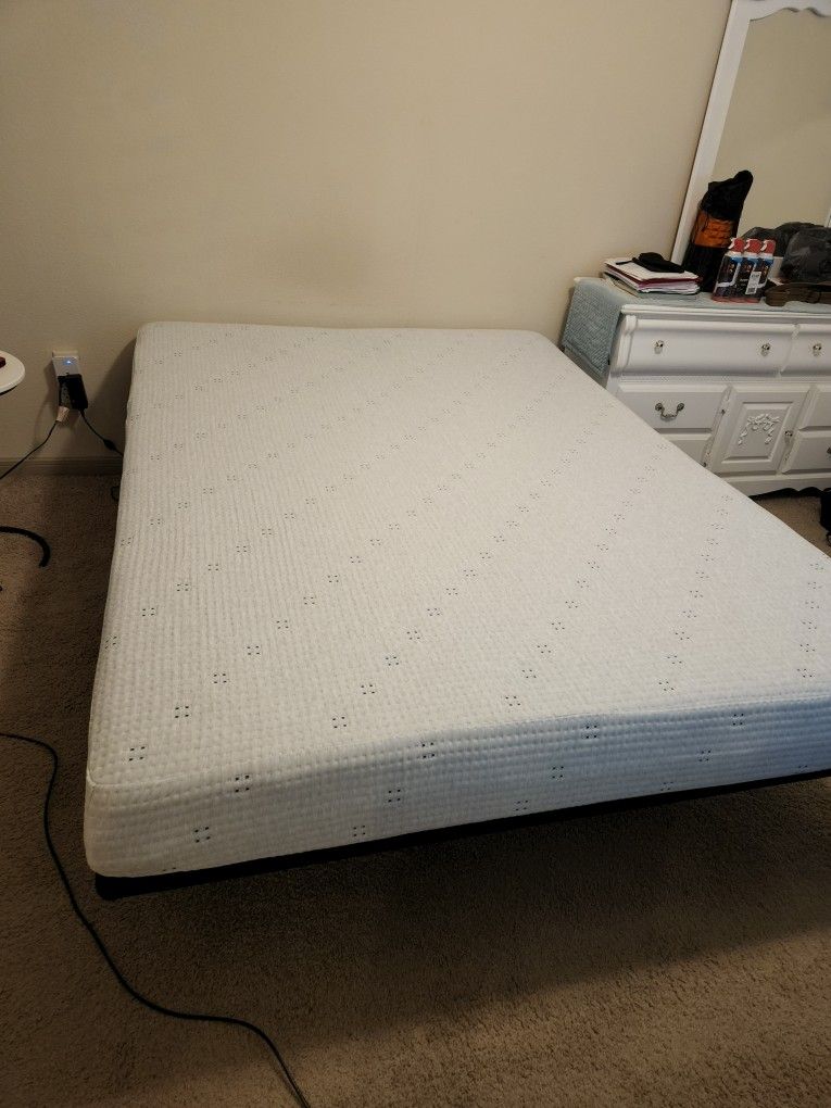 Sleepy's Basic Memory Foam Queen Size Mattress