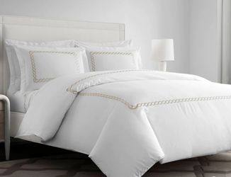 KASSATEX NEW YORK●STYLE CATENA●BRAND NEW DUVET COVER AND TWO PILLOW CASES ●QUEEN ●$235.00 RETAIL●WHITE AND NAVY EMBROIDERY●