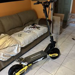 Standing scooter