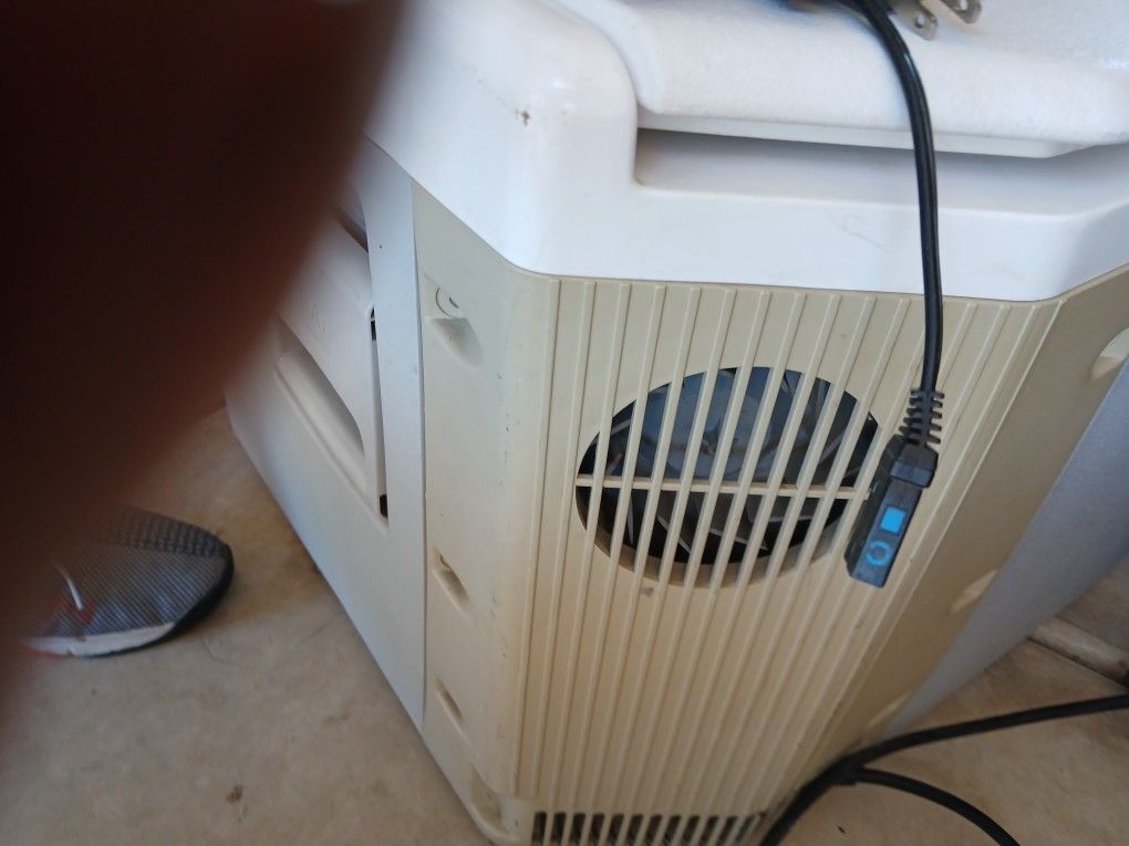 Igloo Electric Cooler