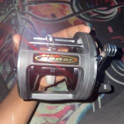 FISHING REEL