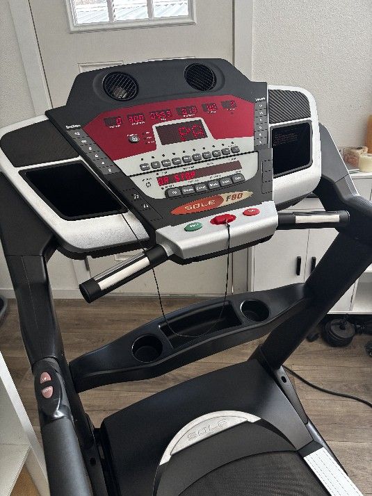 SOLE F80 Treadmill
