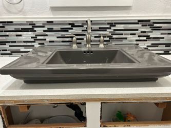 Bathroom sink
