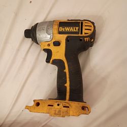 Dewalt DC825B 18  1/4" Variable Speed Impact Driver #870-***Pre owne*** firm price $50 pick up only  865 Ellsworth avenue right off of East Livingston