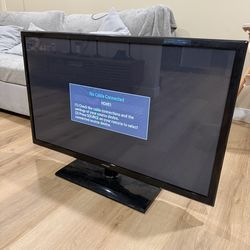 Samsung 43” TV with Remote – Works Great