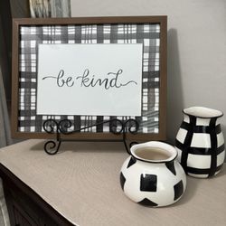 Black & White Decor.  #5