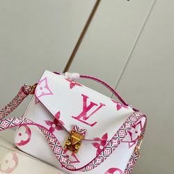 Triangle Bag 