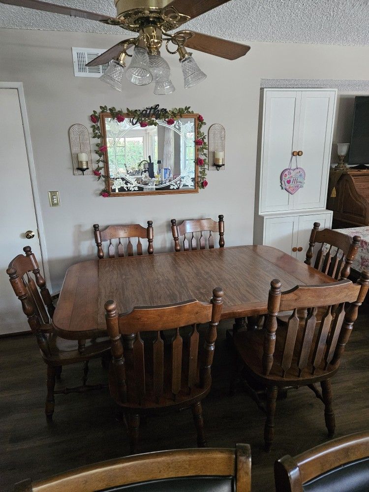 Dining Room Table 6 Chairs