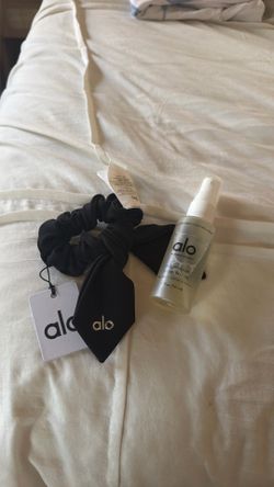 Alo gifts Scrunchie and Magnesium spray