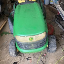 John Deere Rider
