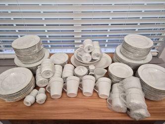 Dinner Sets and Serveware set
