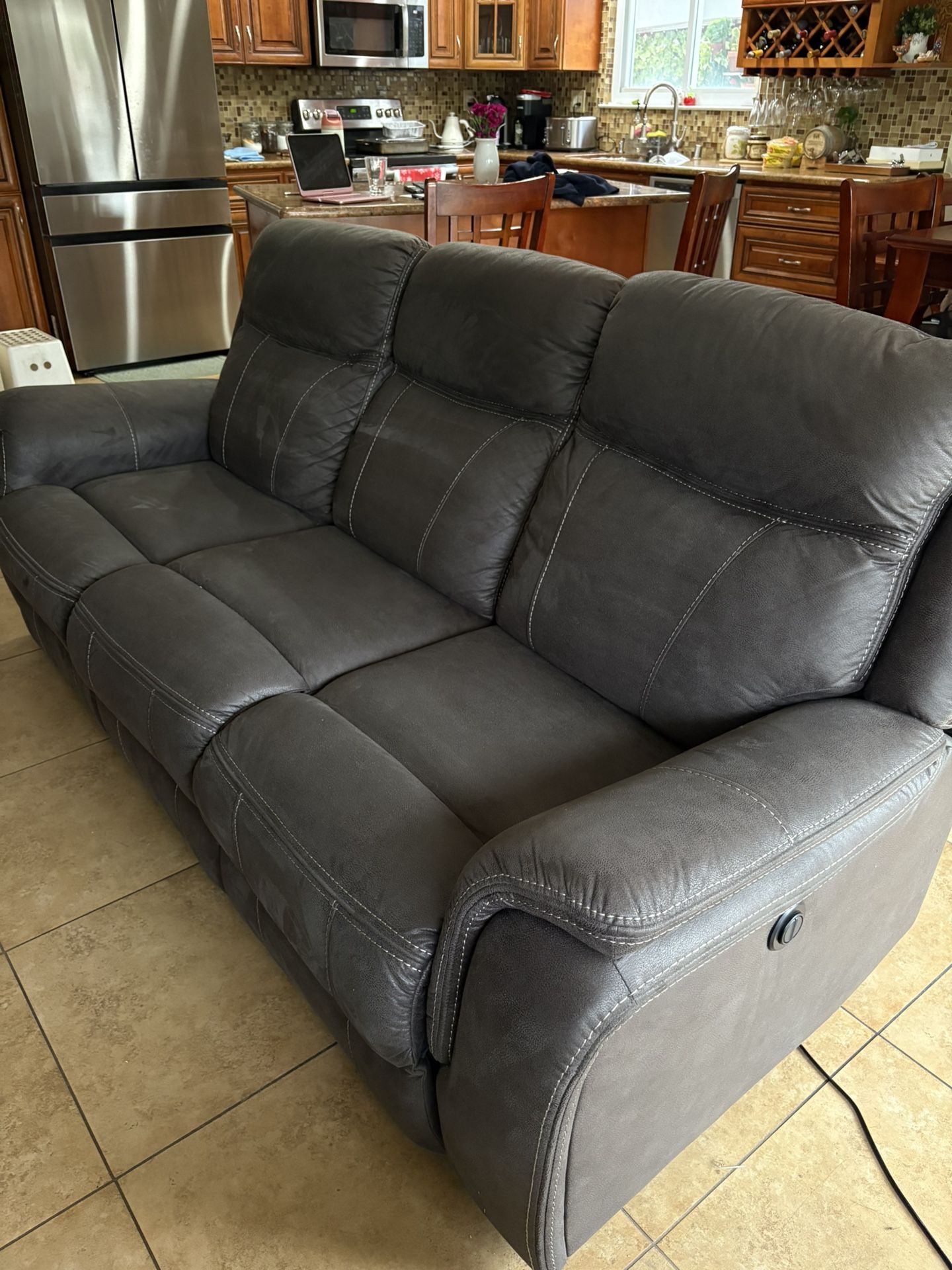 Living Spaces Couch/Electronic recliners