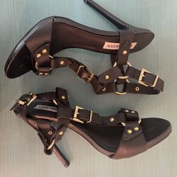Steve Madden T-Strap Black Heel Sandals Size 8M 